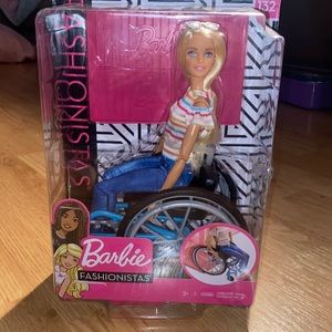 Barbie fashionista in a wheelchair 132